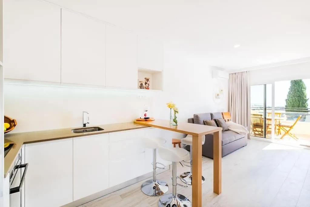 White Studio - Ocean View Albufeira Apartment